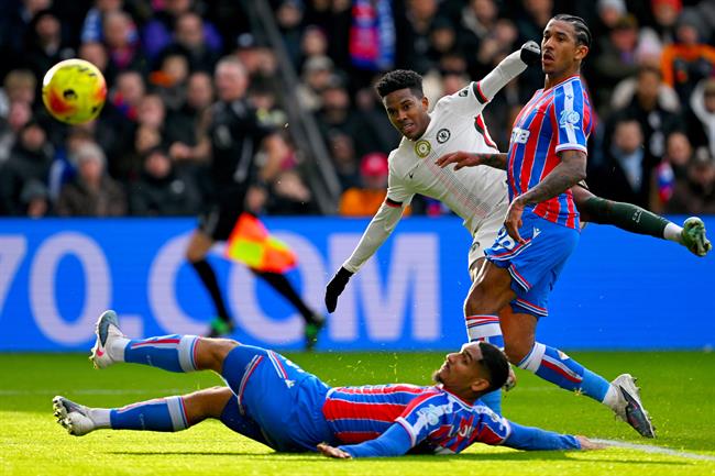 Rosenior và bài toán quản lý Estevao: Trao cơ hội đúng lúc để tài năng trẻ bứt phá