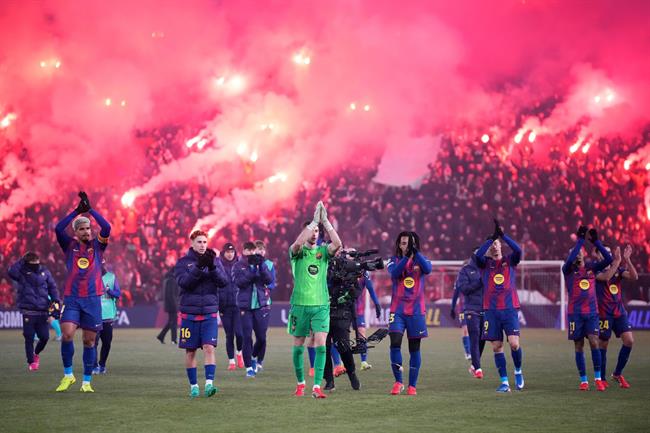 Barca muốn diễu hành ăn mừng chức vô địch trước thềm El Clasico 1