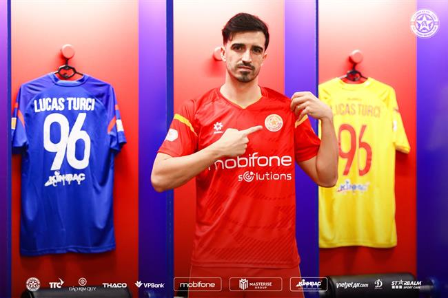 PVF-CAND mua trung vệ ngoại thay vị trí của Hiểu Minh 