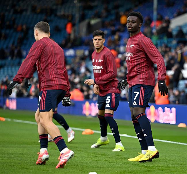 Saka chấn thương khi khởi động trước trận đấu Leeds 1 Saka chấn thương khi khởi động trước trận đấu Leeds 1