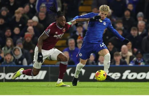 Liam Rosenior được khuyên nên loại bỏ Alejandro Garnacho