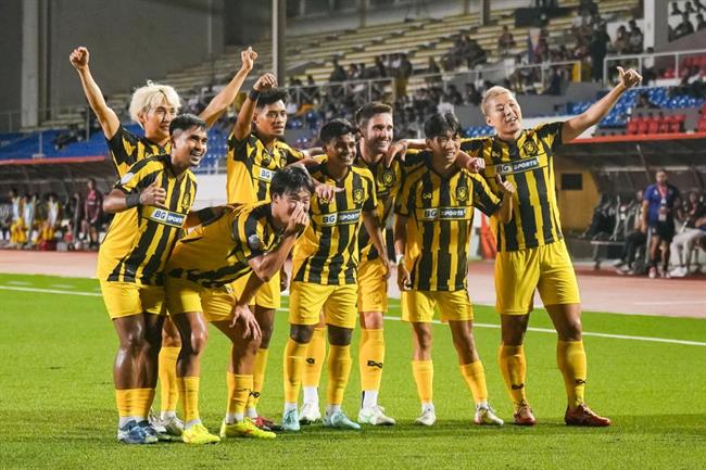 Khó tin: Quang Hải, Đình Bắc đại chiến Tampines Rovers 3 lần liên tiếp trong 2 tuần