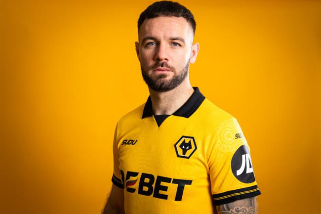Tiểu sử của tiền đạo Adam Armstrong CLB Wolves