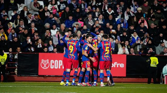 Barca nhọc nhằn vượt qua Albacete, giành vé vào bán kết Cúp Nhà vua