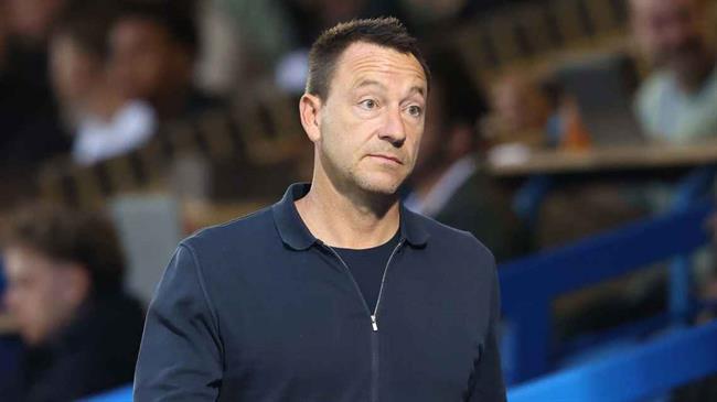 John Terry vô tình quay video bàn thắng của Arsenal loại Chelsea