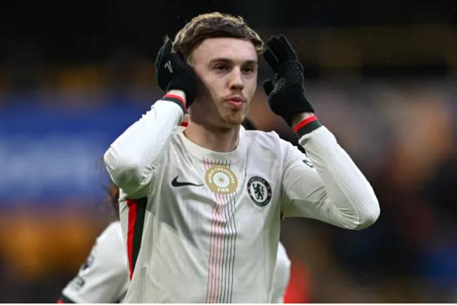 Bruno Fernandes gửi tin nhắn cho Cole Palmer 