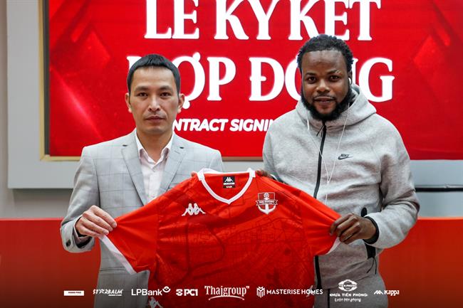 Ronaldo cập bến Lạch Tray