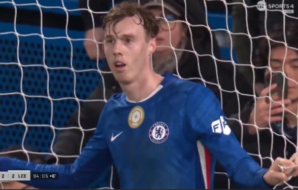 Huyền thoại Arsenal đưa ra dự đoán đáng lo ngại về Chelsea 