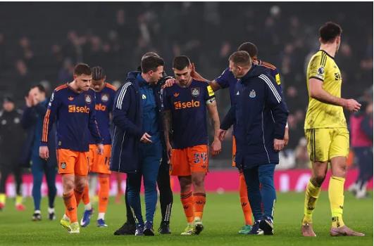 Newcastle trả giá cực đắt sau trận thắng Tottenham