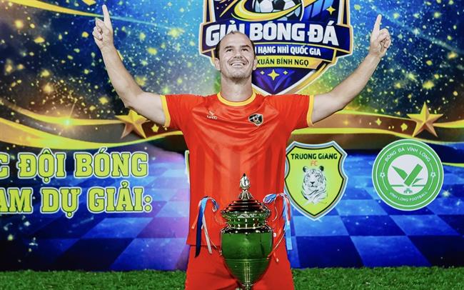 Huỳnh Kesley đứng trước cơ hội thăng hạng ở tuổi 45