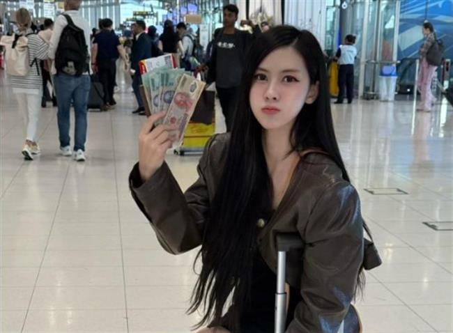 Mỹ nhân người Thái mê Đình Bắc, Trung Kiên gây chú ý khi đến Việt Nam