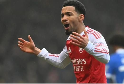 Arsenal bảo vệ quyết định liên quan đến Ethan Nwaneri