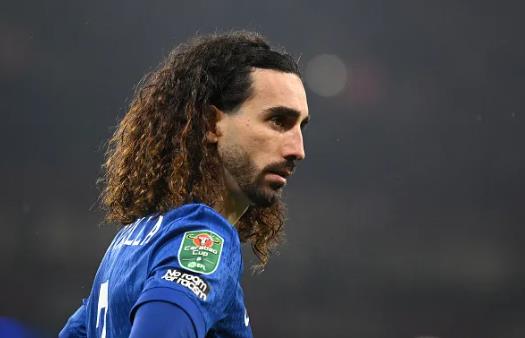 Chelsea nhận tin không vui từ Marc Cucurella