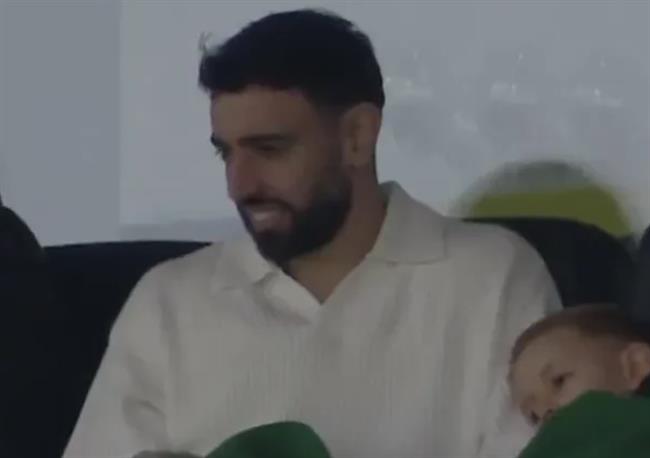 Bruno Fernandes gây chú ý khi xuất hiện ở trận hạng Hai Bồ Đào Nha 1