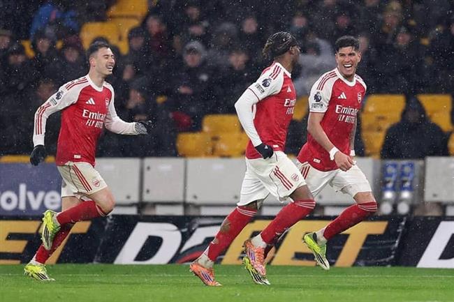 CĐV Arsenal phẫn nộ khi đội nhà đánh rơi chiến thắng trước Wolves
