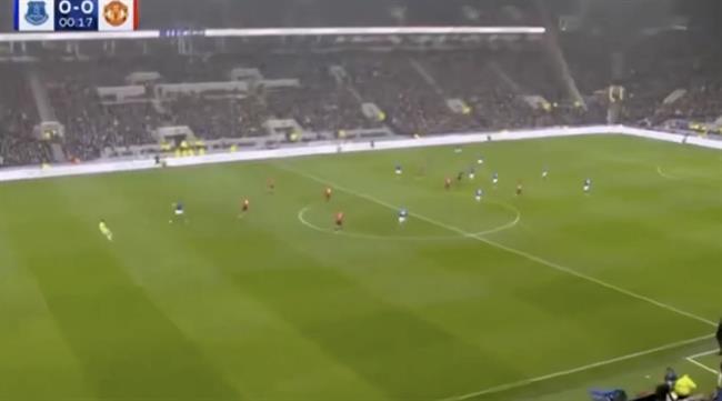 Khoảnh khắc Senne Lammens khiến fan MU hú vía 1