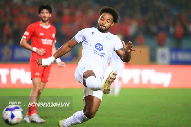 Nguyễn Xuân Son tái xuất tại đội tuyển Việt Nam sau 14 tháng