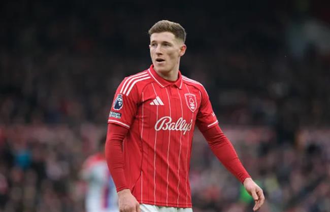 Elliot Anderson có câu trả lời cho MU và Chelsea