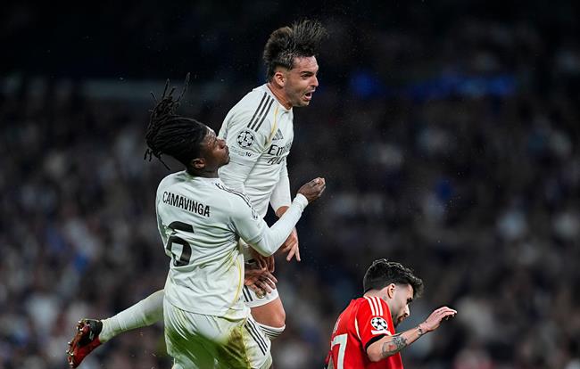 Hậu vệ Real Madrid mất trí nhớ tạm thời sau va chạm với đồng đội 1 Hậu vệ Real Madrid mất trí nhớ tạm thời sau va chạm với đồng đội 1