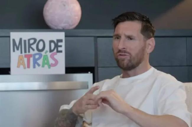 Messi tiếc nuối vì không dành thời gian học tiếng Anh