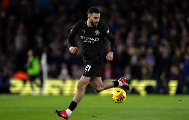 Hậu vệ Man City sẵn sàng đua tranh với Arsenal tới vòng cuối cùng