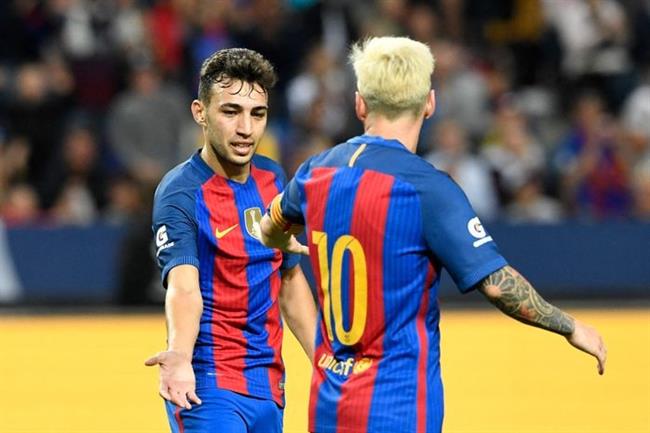 Cựu đồng đội Messi rời đất nước bằng đường bộ