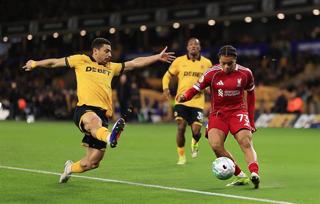 Gerrard gợi ý Arne Slot để Rio Ngumoha đá chính cho Liverpool 1