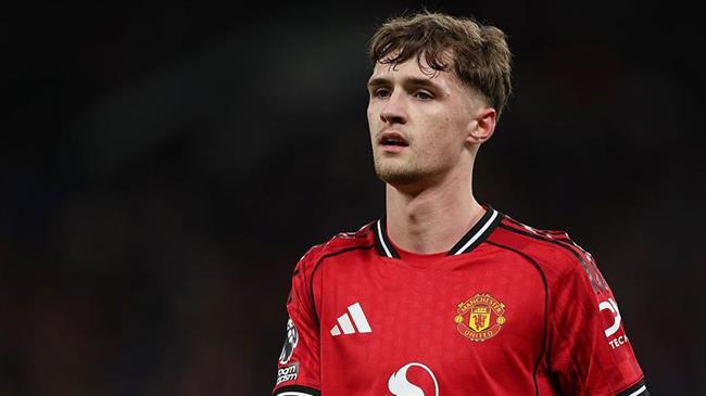 Con trai Fletcher bị treo giò 6 trận vì phát ngôn phản cảm