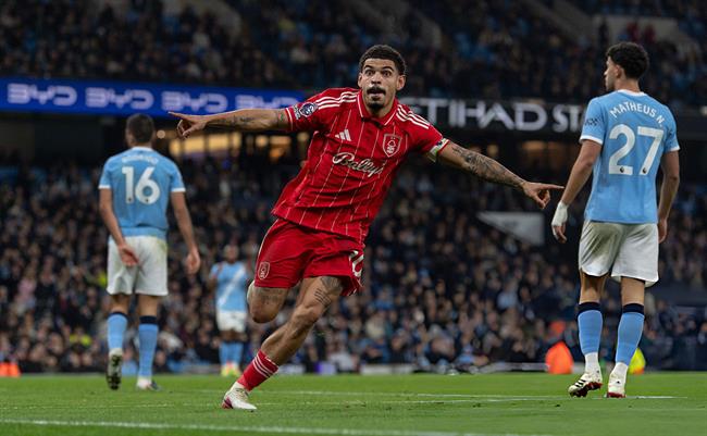 Pep Guardiola bóng gió cuộc đua EPL còn dài phía trước 1