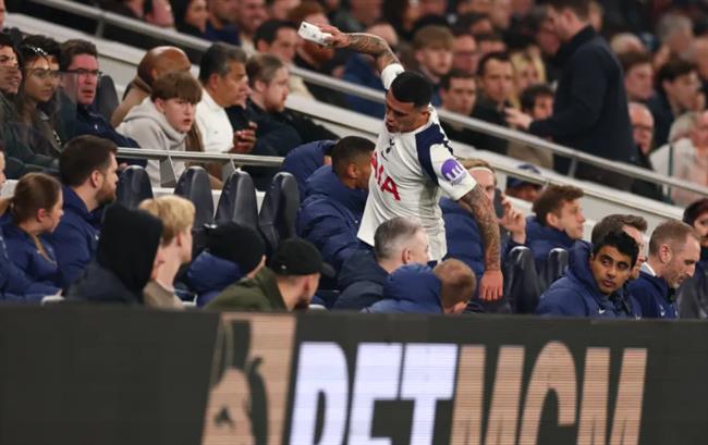 Hành động xấu xí của Pedro Porro