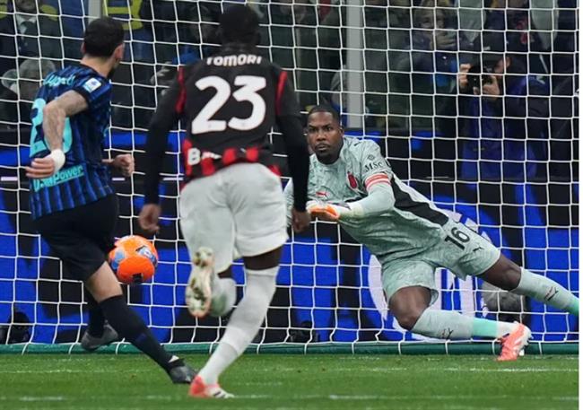 Nhận định AC Milan vs Inter Milan (2h45 ngày 93) Níu kéo cơ hội vô địch 2