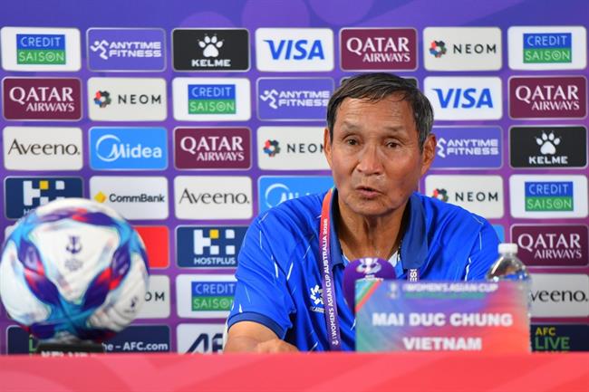 HLV Mai Đức Chung: ĐT nữ Việt Nam phải tự quyết số phận