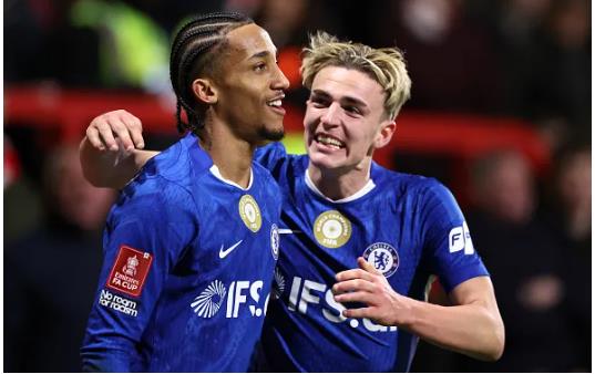 HLV Liam Rosenior kỳ vọng một ngôi sao sẽ tỏa sáng trước PSG