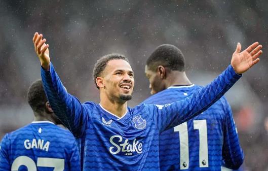 MU nhắm sao Everton thay Marcus Rashford 