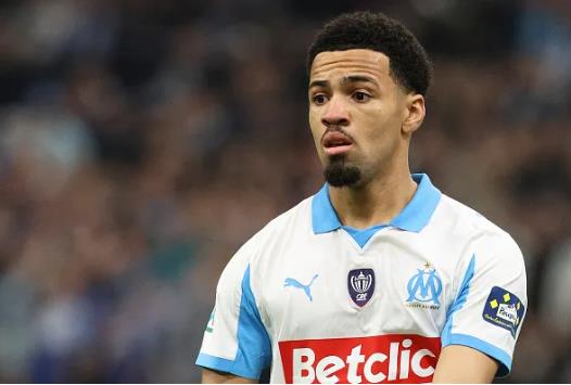 Arsenal bị chỉ trích dữ dội vì để Ethan Nwaneri ra đi