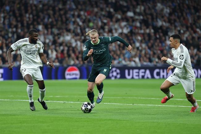 Alan Shearer khó hiểu với lựa chọn của Pep trước Real Madrid 1