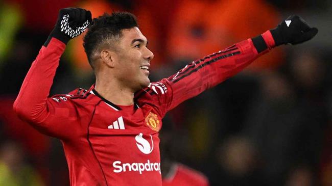 Leny Yoro: "Cầu thủ Man United muốn Casemiro ở lại Old Trafford"