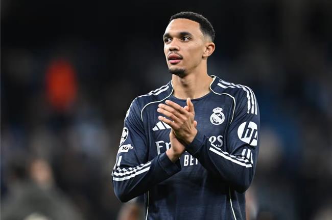 Trent Alexander-Arnold hả hê khi Real Madrid loại Man City