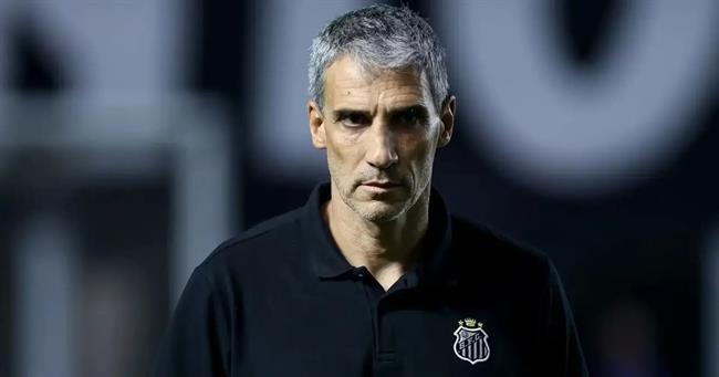 Neymar ghi bàn, HLV của Santos vẫn bị sa thải