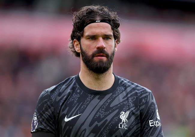 Van Dijk “Mất Alisson sẽ là tổn thất lớn cho Liverpool” 1