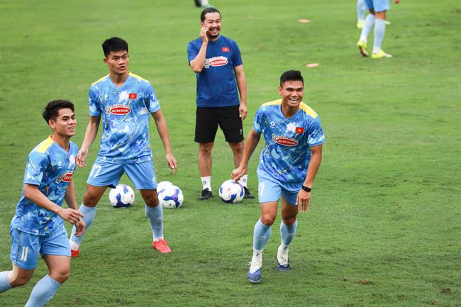 Khuất Văn Khang: Xuân Son hay Hoàng Hên cũng phải cạnh tranh vị trí