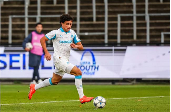 Chelsea nhắm Rayan Cherki người Tunisia