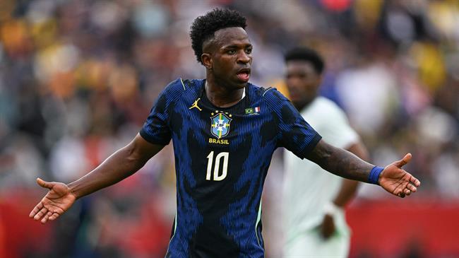 Vinicius Junior bị khuyên nên từ bỏ áo số 10 của Brazil