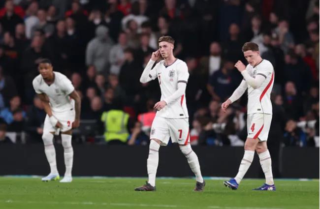 Cole Palmer bị chỉ trích dữ dội