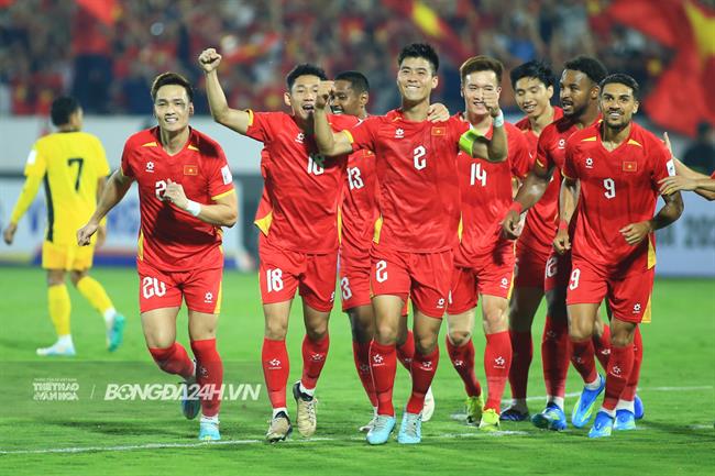 Bóng đá Việt Nam dính án phạt sau trận thắng Malaysia ở vòng loại Asian Cup