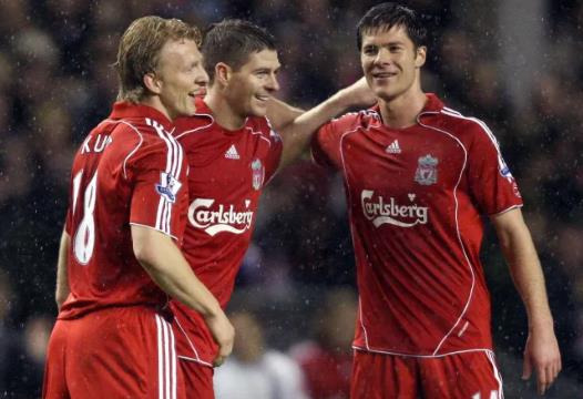 Steven Gerrard đau lòng khi Liverpool bán Xabi Alonso
