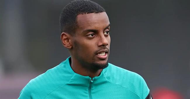 Isak trở lại tập luyện, mang tin vui cho Liverpool và Thụy Điển