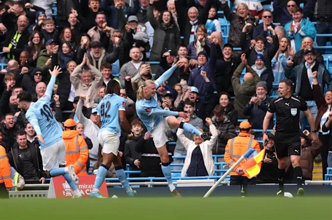 Erling Haaland dẫn đầu châu Âu về số hat-trick