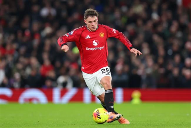 Man United sẵn sàng cắt lỗ với thương vụ Manuel Ugarte 1