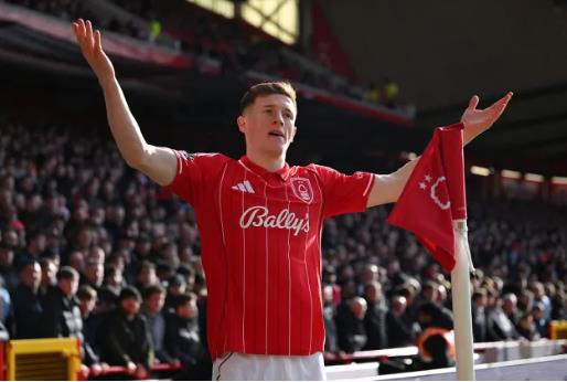 Elliot Anderson chọn MU hay Man City?